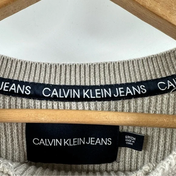 Calvin Klein Jeans Beige Knitted Sweater Top – Size Small - Picture 5 of 6